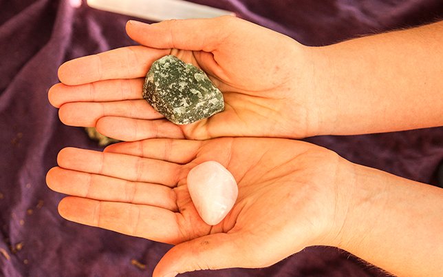 Monique Fisher Terapeuta integrativa, terapia, florais de bach, reiki, meditação e constelação familiar. Atendimento online e presencial em São Paulo SP. Consultoria e terapia para empresas.