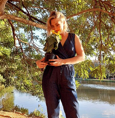 Monique Fisher Terapeuta integrativa, terapia, florais de bach, reiki, meditação e constelação familiar. Atendimento online e presencial em São Paulo SP. Consultoria e terapia para empresas.